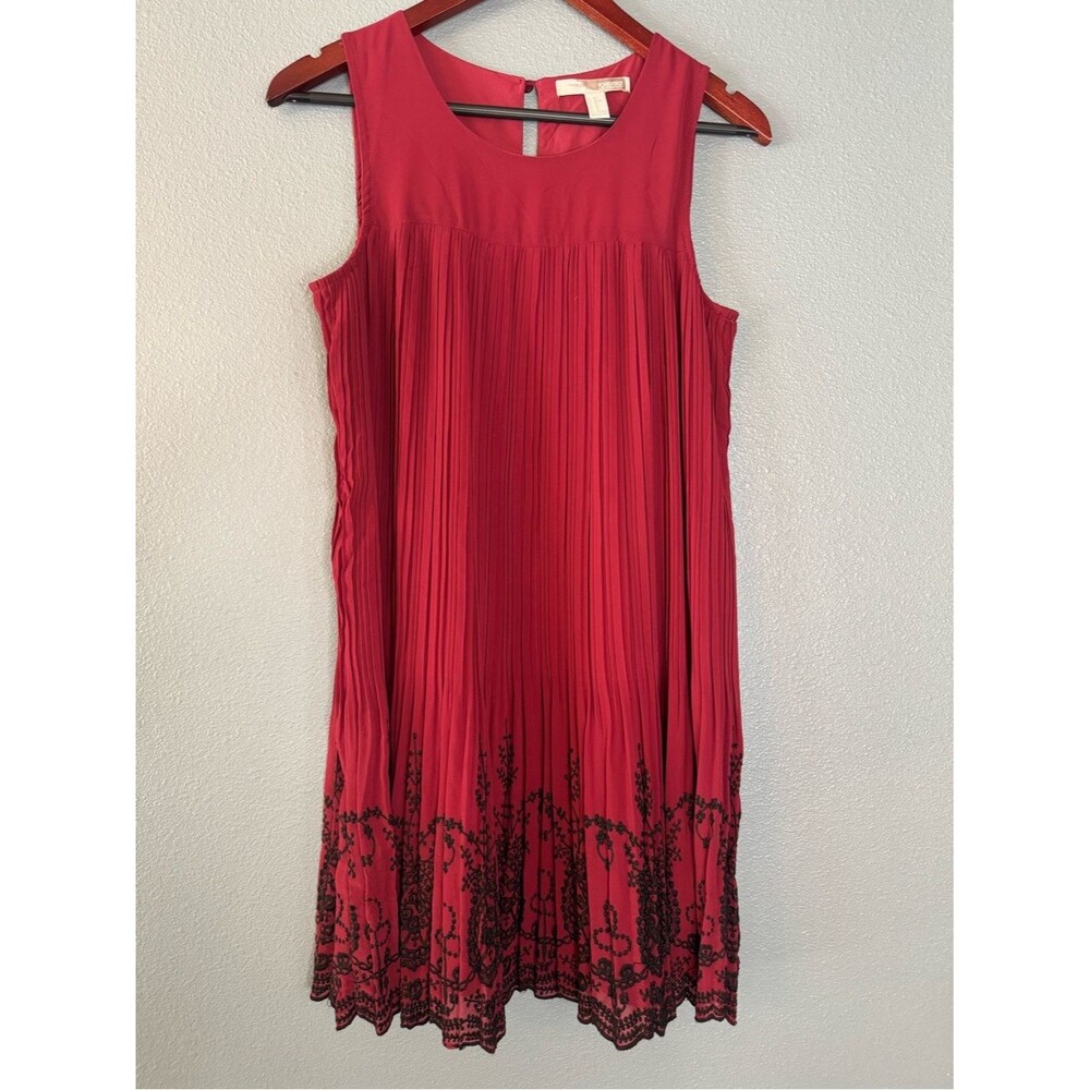 Forever 21 Medium Red Sleeveless Pleated Dress Black Embroidered Hem Shift Boho